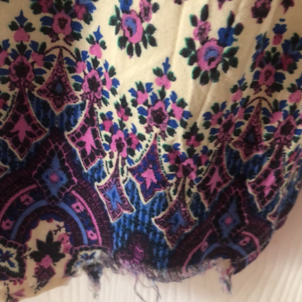 Floral Blue and Cream floral paisley Women's tunic Top - Picture 10 of 11